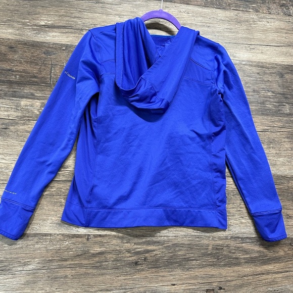 Columbia Omniwick Hooded Jacket with Full-Length Zipper and Slim Fit - Picture 2 of 5